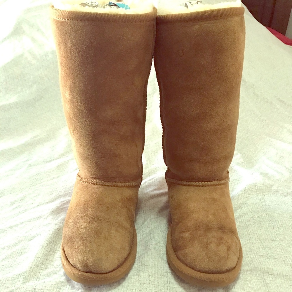 Tan Uggs